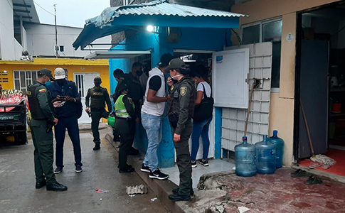 DECIBELES.CORALINA.BARRIOS.jpg